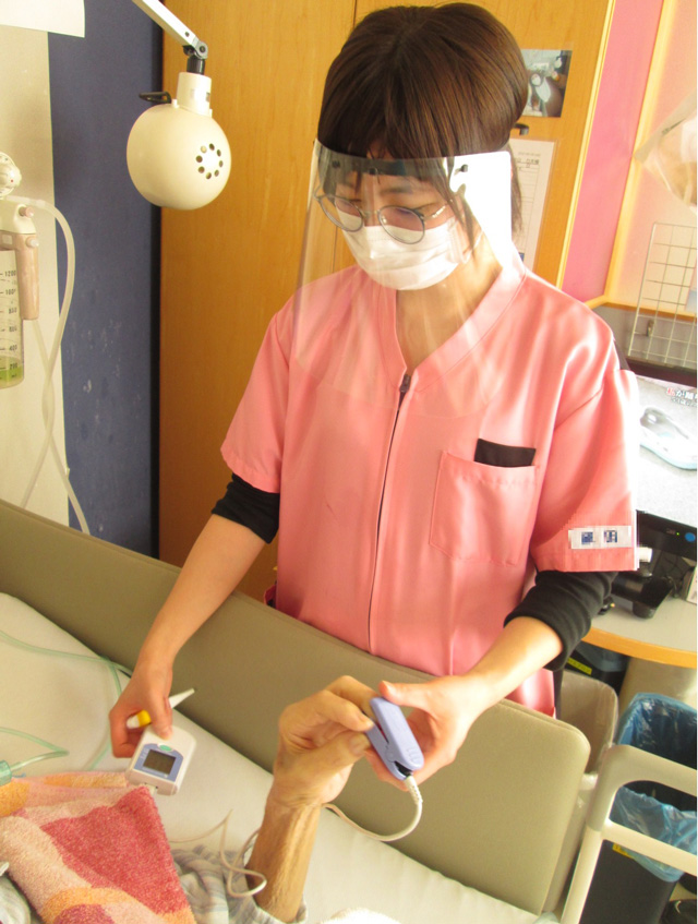 笑顔が素敵な看護師、原田さん