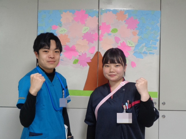 写真左：里見さん（介護福祉士）、右：下野さん（看護師）