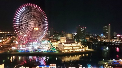 横浜の夜景を見ながらお食事しました。